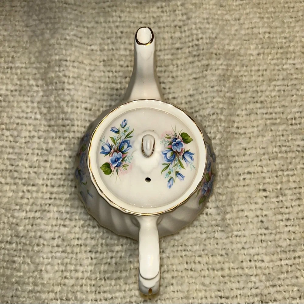 Vintage Sadler England White Blue Floral Gold Trim Teapot Tea Pot